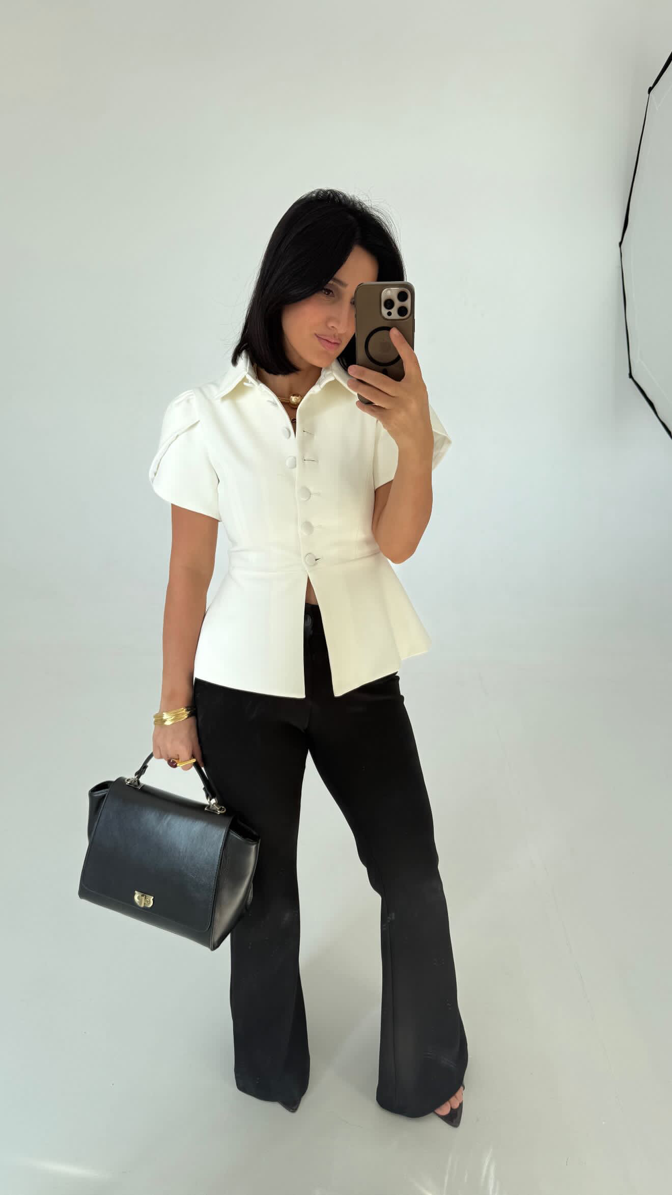 Блуза белая с баской