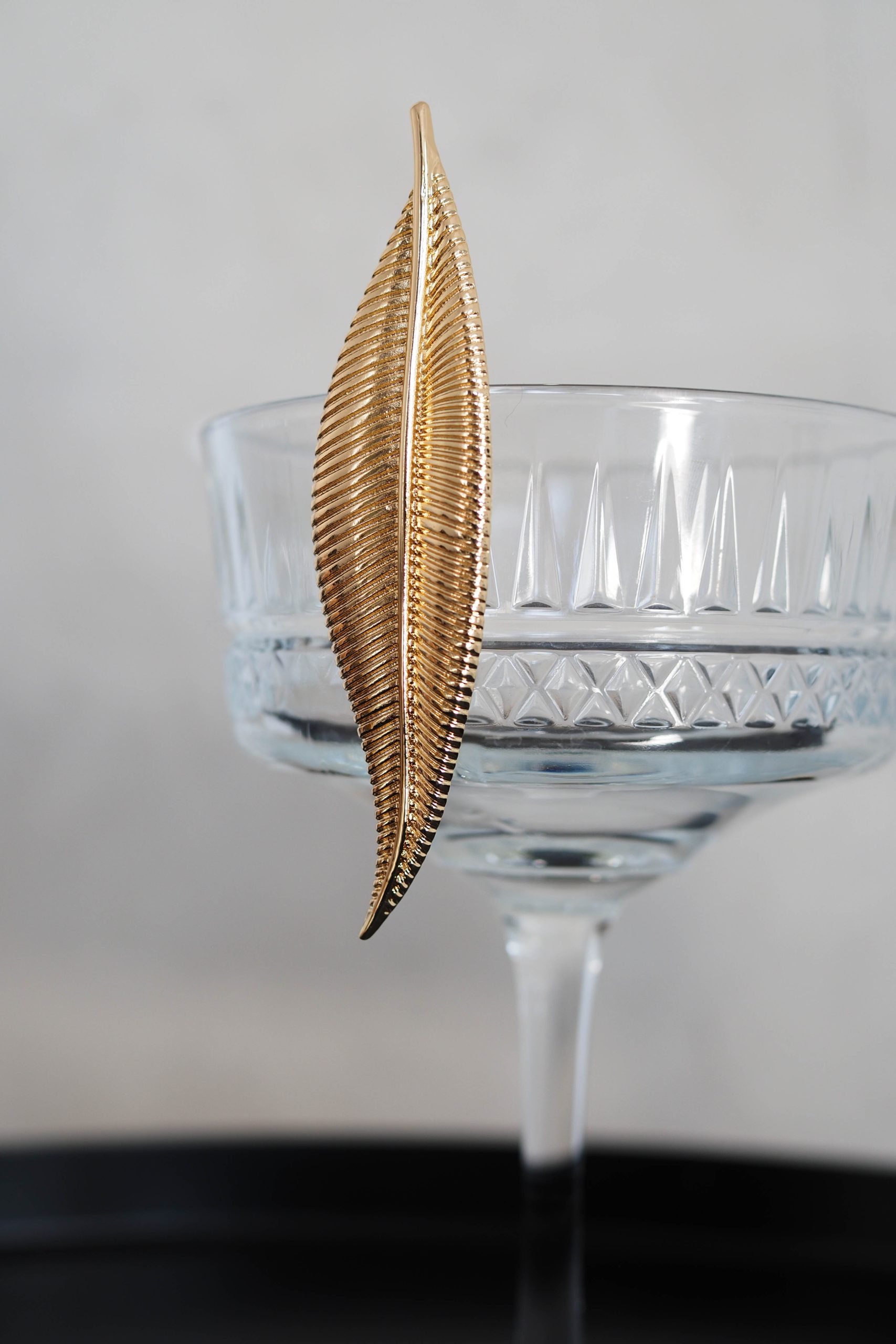 Брошь «золотой лист»