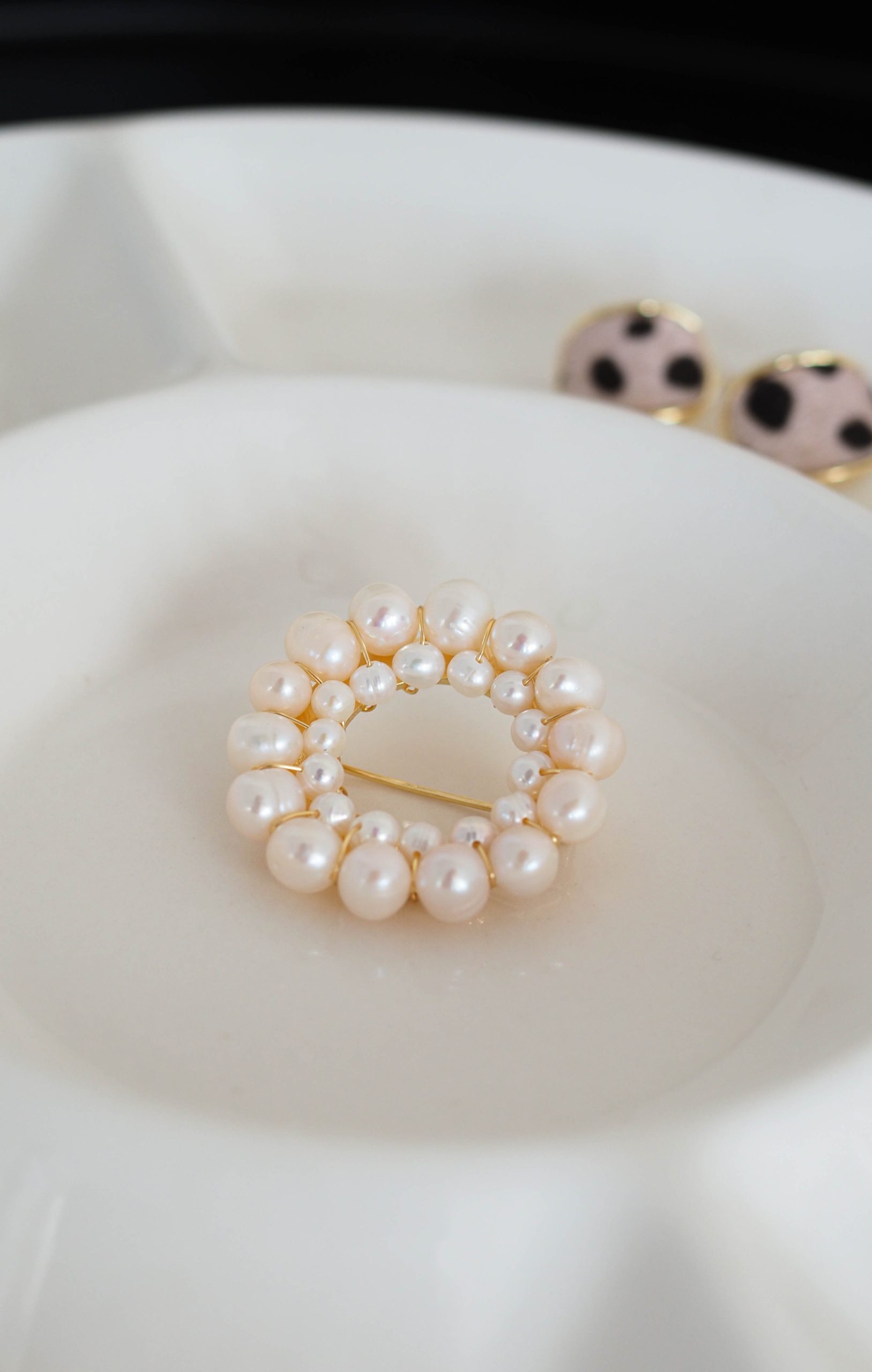 Брошь жемчужная