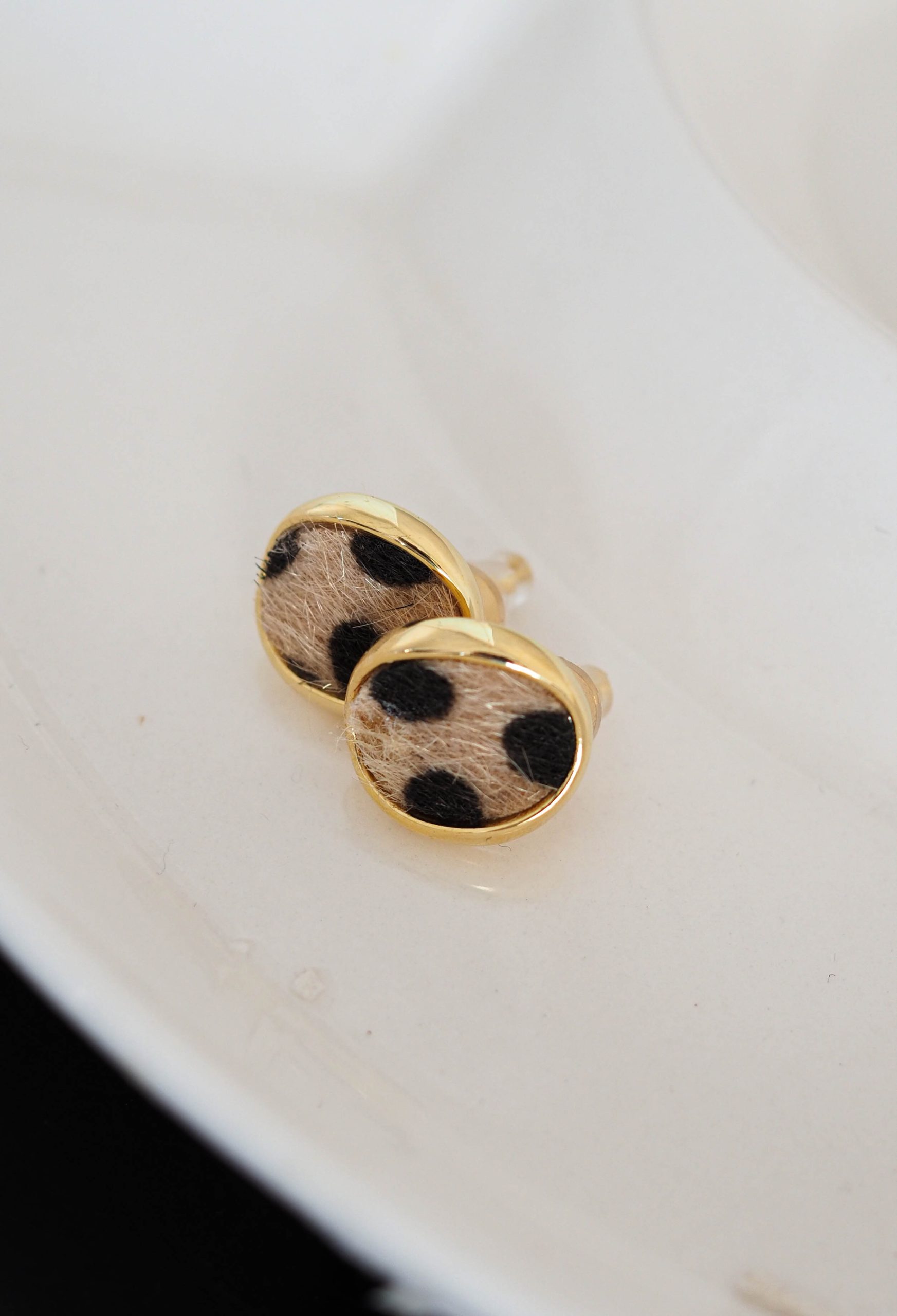 Серьги золотые с леопардовой вставкой